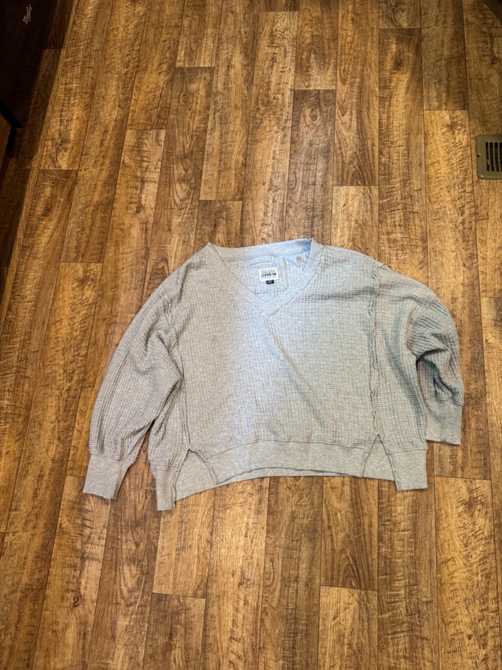 American Eagle Outfitters Light Gray V-Neck Waffle Knit Sweater